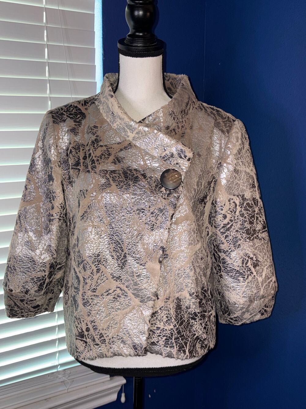 Credibility by Sheri Drobnick Metallic Textured Jacket – Size 10
